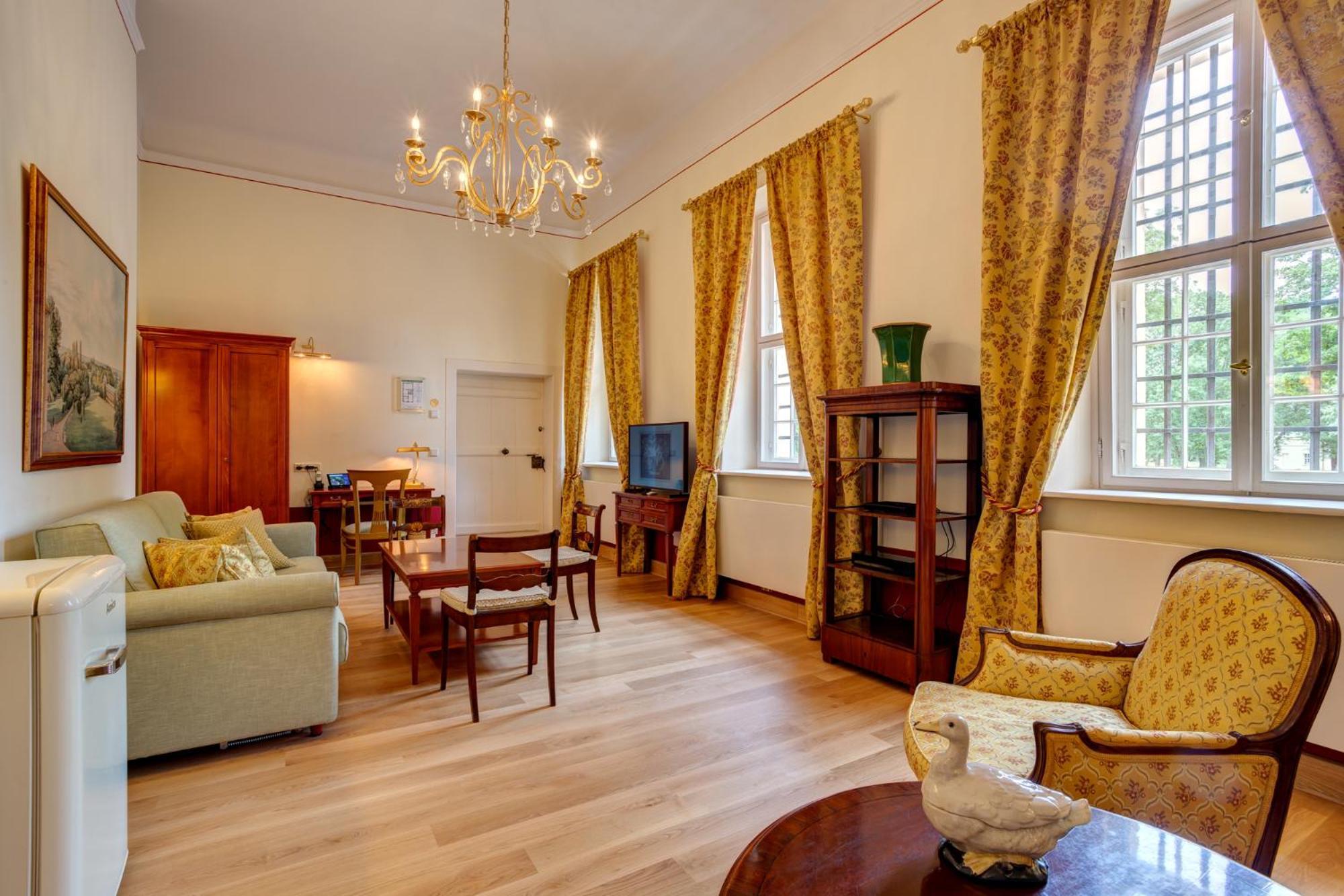 Urlaubsresidenz Marstall Und Kanzlei Im Schlossensemble Lübbenau Rom bilde